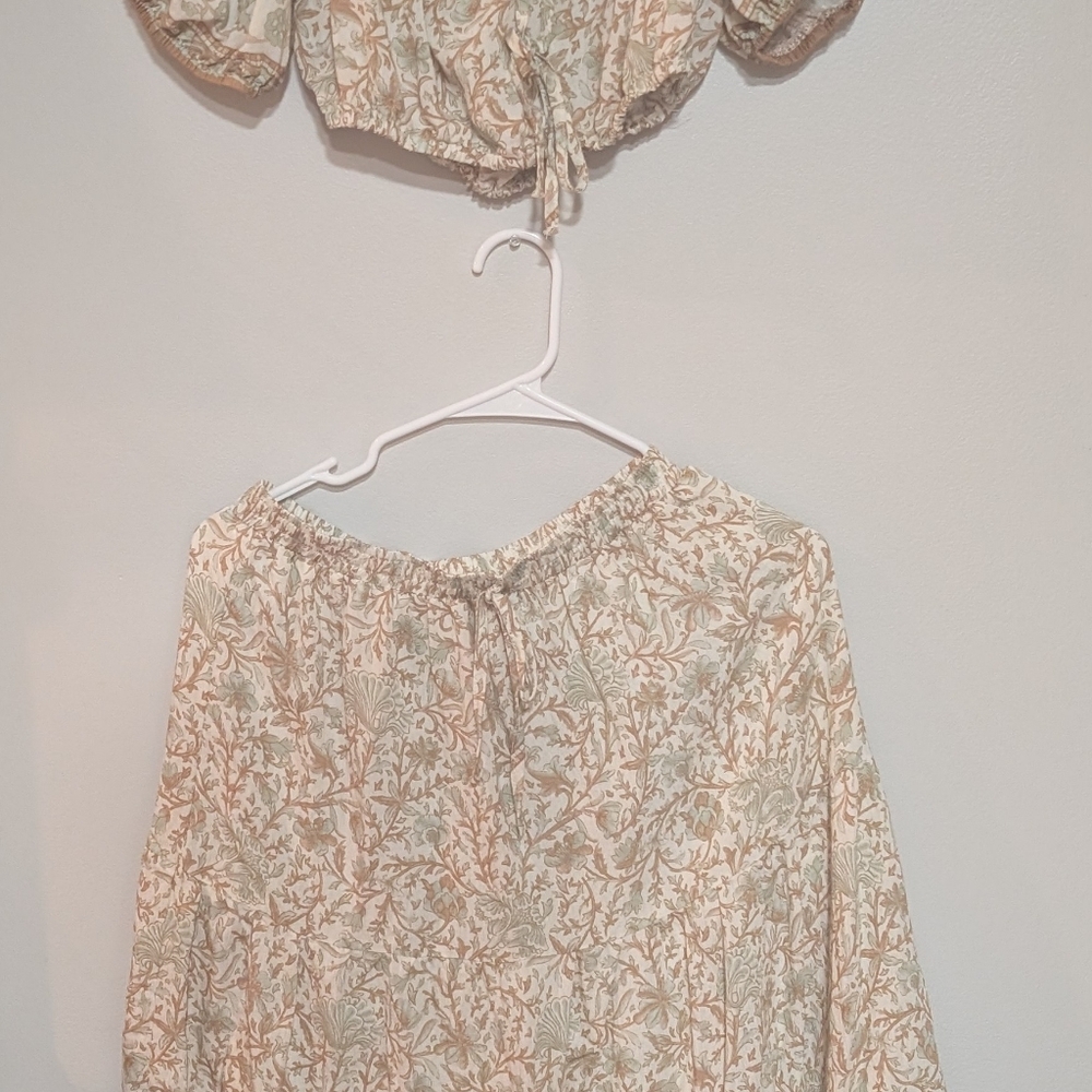 Floral Print Women's Skirt And Top Set Size Small